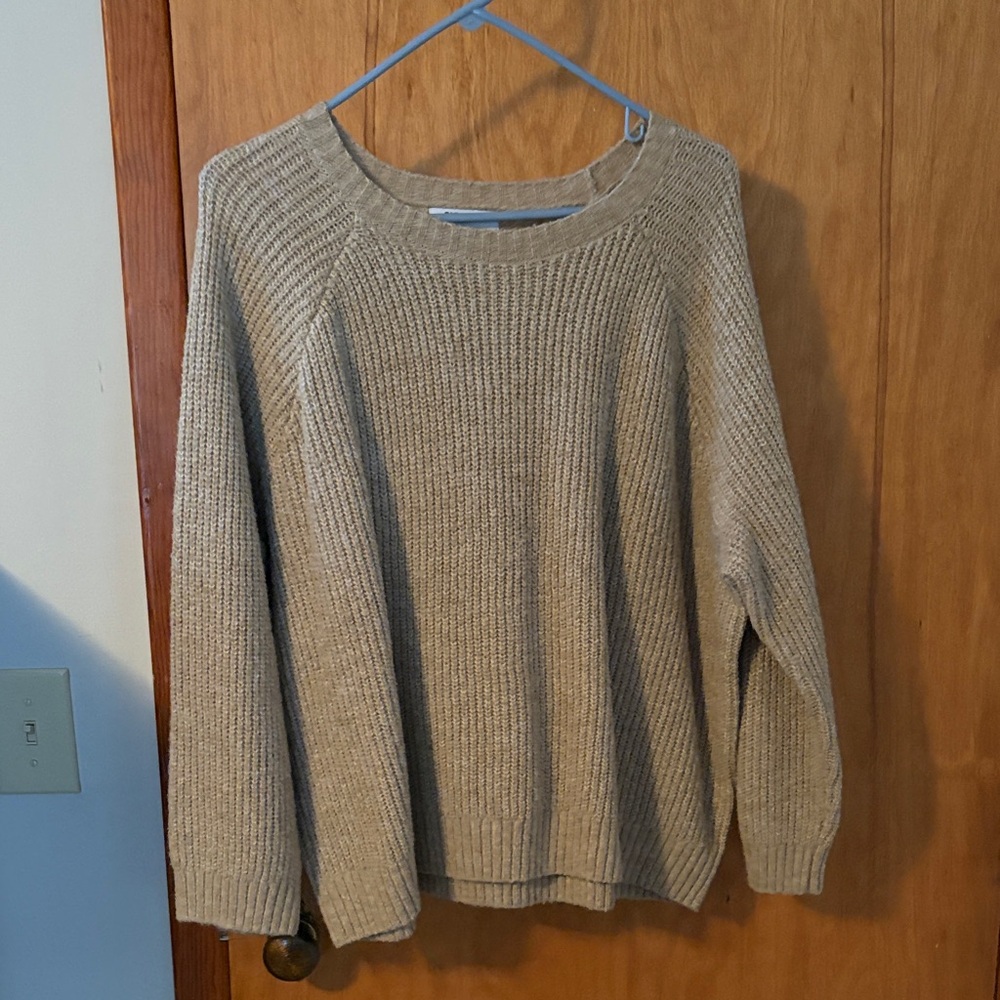 Old Navy Women's Beige Crew Neck Sweater